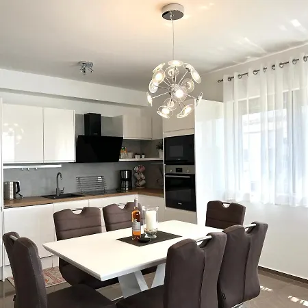 Apartment Jasmin With Sea View